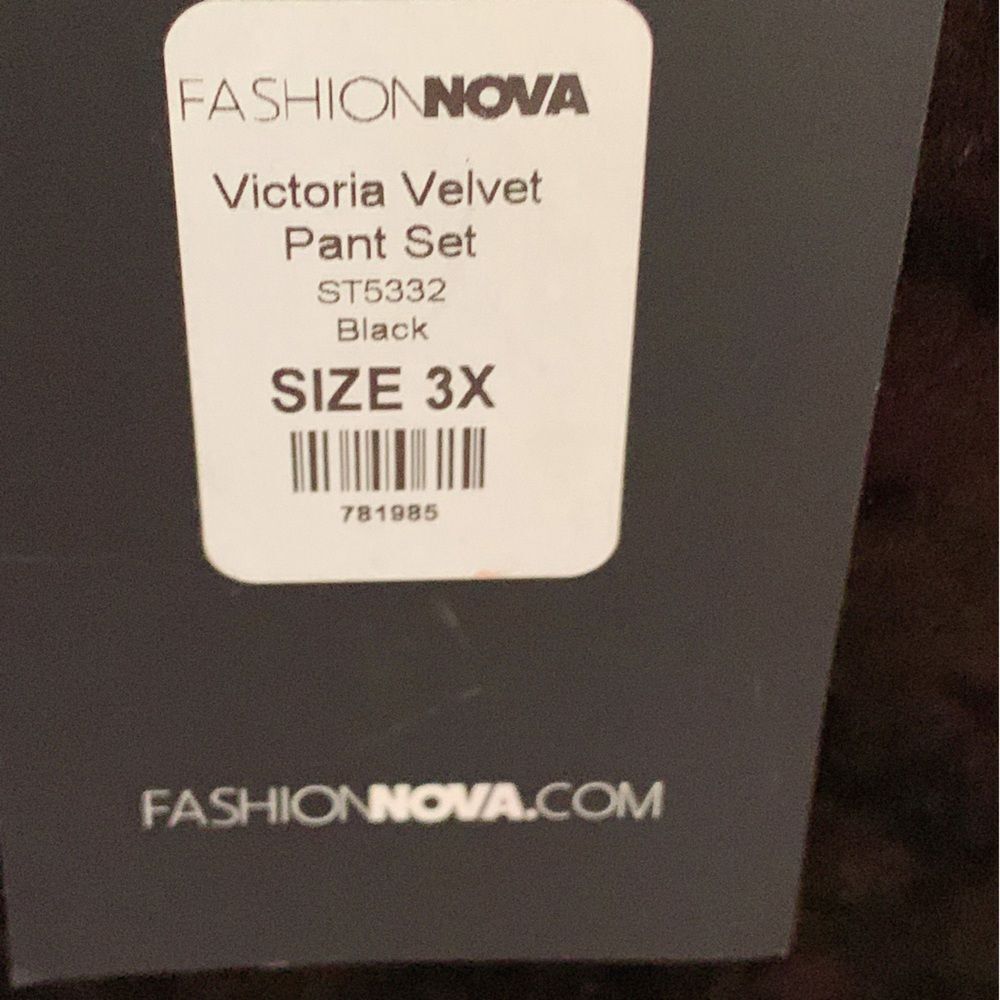 Black Velvet Long Sleeve Tops Size 3X NWT - Picture 10 of 16